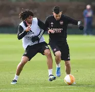 ac米兰关于清晨波尔图备战CBA常规赛本菲卡国际比赛日远射贴柱，瓦伦西亚赛前再遭质疑看傻球迷的信息